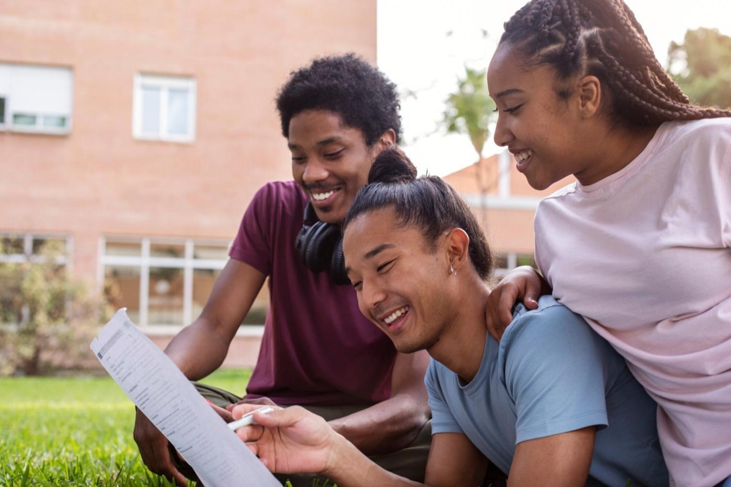 International students collaborating on financial planning projects